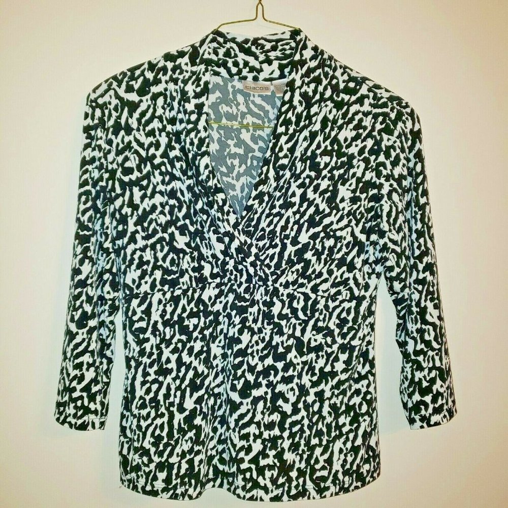 Chico's women's top blouse size 1 v-neck